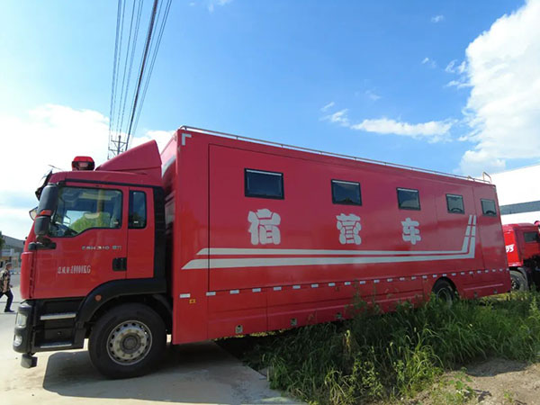 宿营车